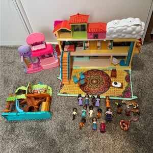 Encanto Magical Casa Madrigal Playset